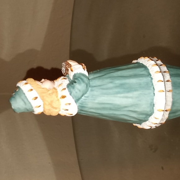 VTG- Winter Days  The Heirloom Tradition Figurine - Picture 5 of 11